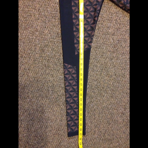 Bonvirage Yoga Pants - Picture 6 of 7